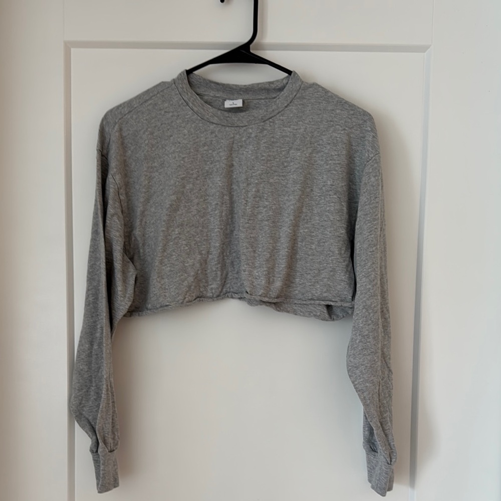 Aritzia TNA Gray Cropped Shirt